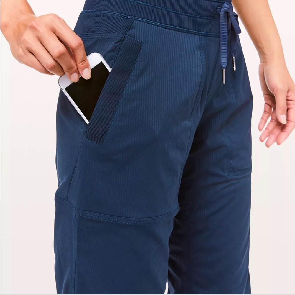 Dance Studio Lined 32”